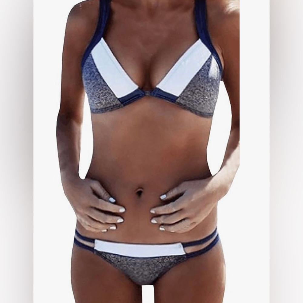 Women’s two piece triangle bikini set! Size Small/XS